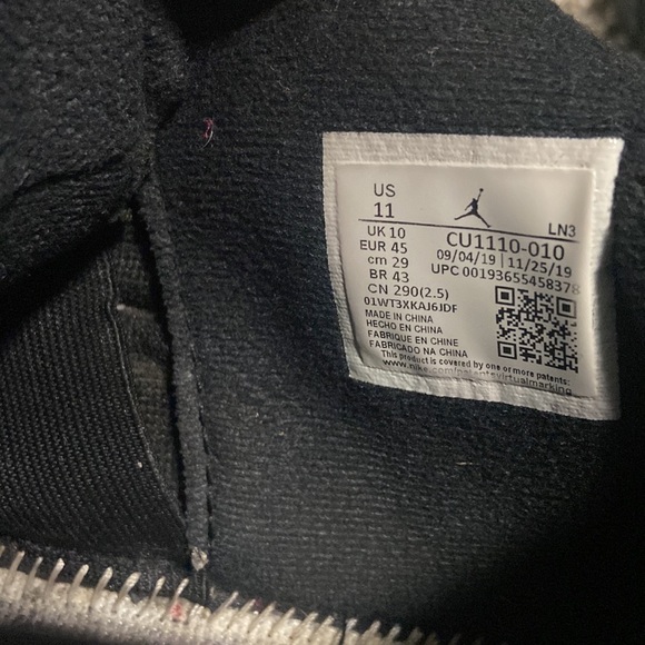 Black Cat Jordan 4s - Picture 7 of 7